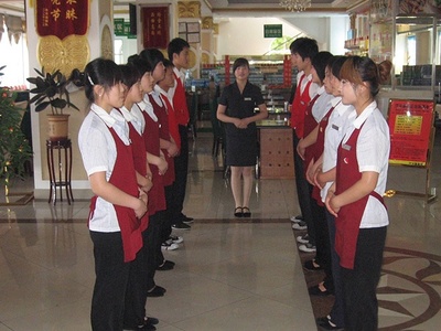 傳統(tǒng)餐飲如何度過(guò)低迷期？漁躍在線為你揭秘破局之道